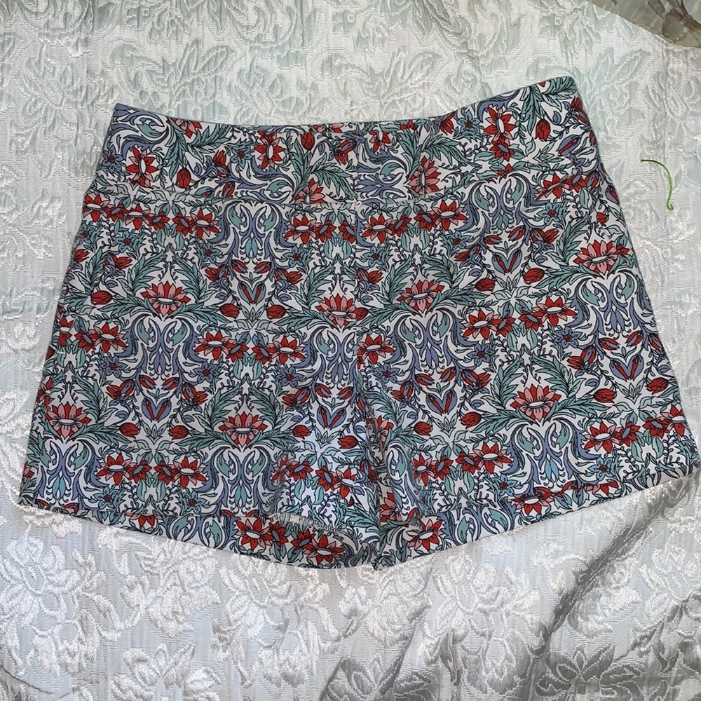 Loft -short good conditions size 00